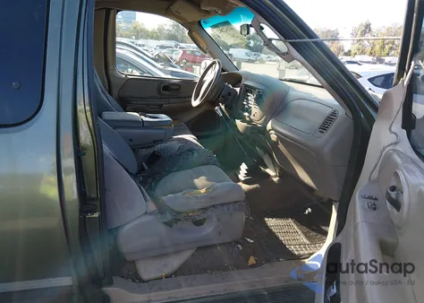 2002 Ford F-150 Xl/Xlt z USA, uszkodzony, nr VIN 1FTRX17242NB56015